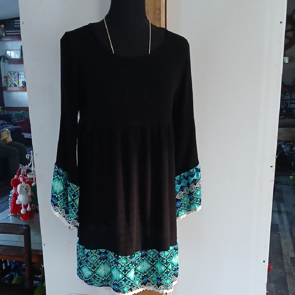 Elegant Black and Teal Mini Dress